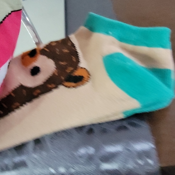 SQUISHMALLOWS Knit Hat / Squishmallows Socks 3 pack Bundle - Picture 6 of 8